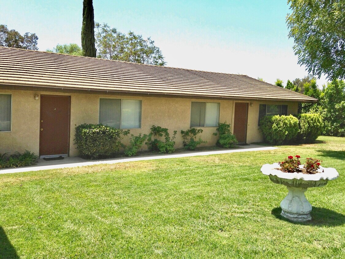 8466 Almond Ave Unit B, Fontana, CA 92335 Apartments in Fontana, CA