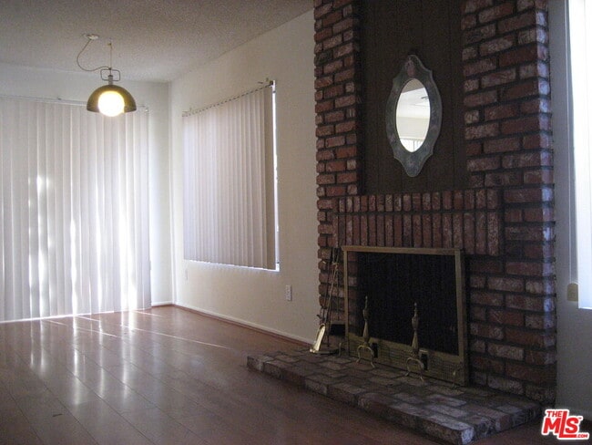 Foto del edificio - 10123 Hanna Ave