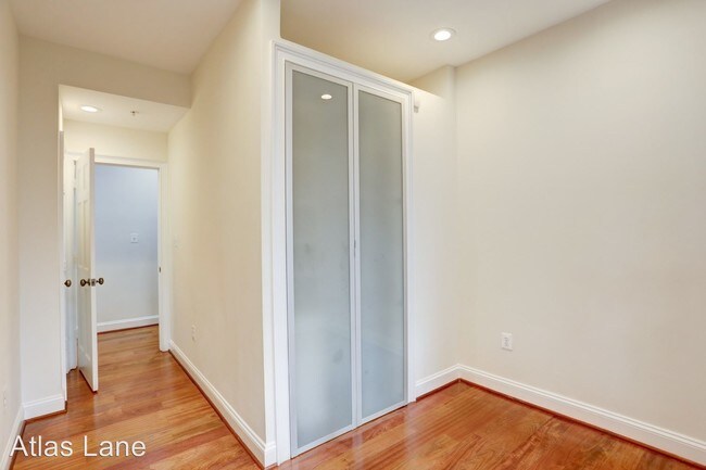 Foto del edificio - 2 br, 2 bath House - 1210 V St NW #3