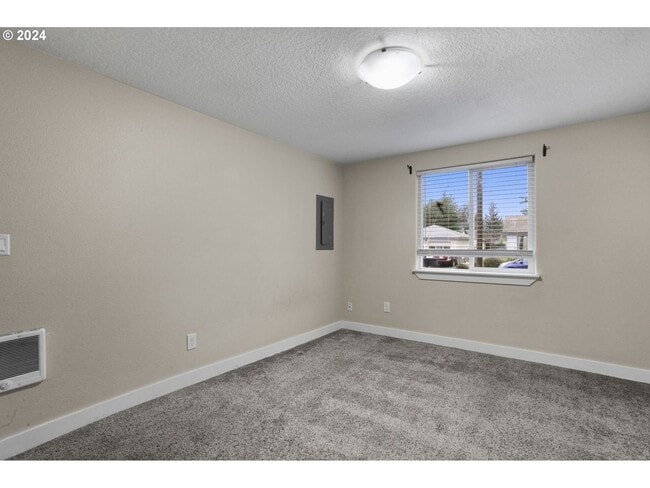 Building Photo - 3610 SE 141st Ave