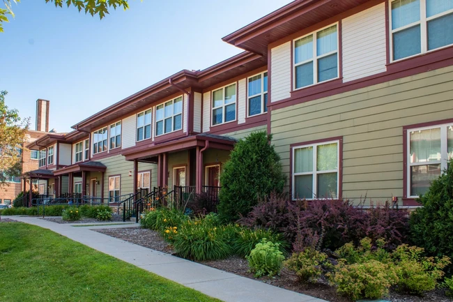 Foto del edificio - Wausau East Townhomes