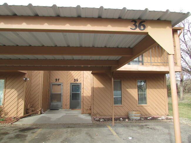 Building Photo - 575 28 1/2 Rd