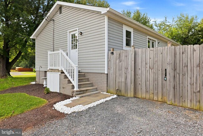 Building Photo - 306 Fegan Rd