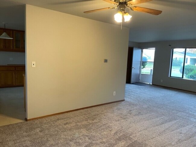 Foto del edificio - Pet Friendly 3 bedroom home in the heart o...