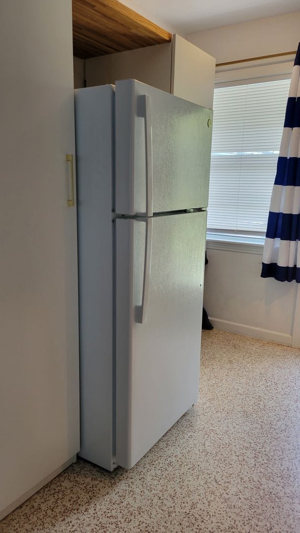 Building Photo - Annual UNfurnished nicely renovated 2/1 ha...