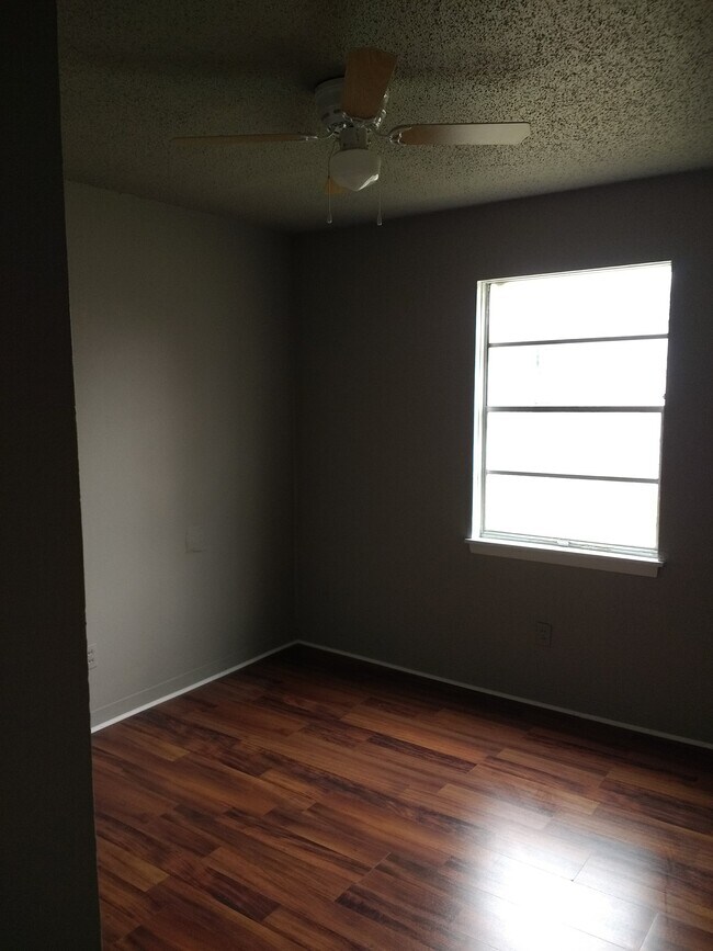 Foto del edificio - 6203 E 153 Terrace