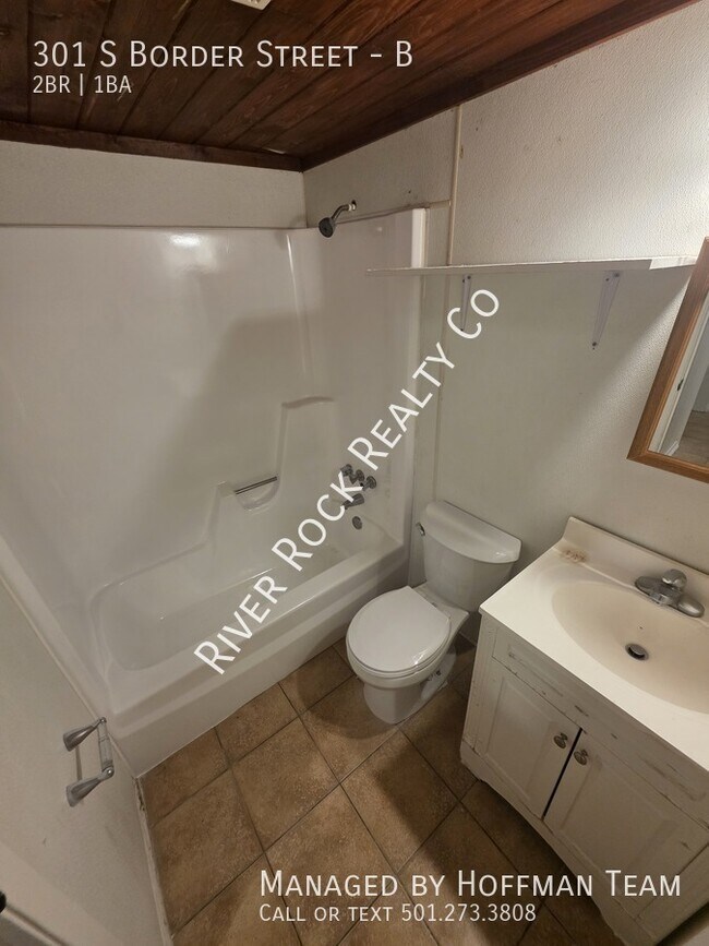 Foto del edificio - 301 S Border St