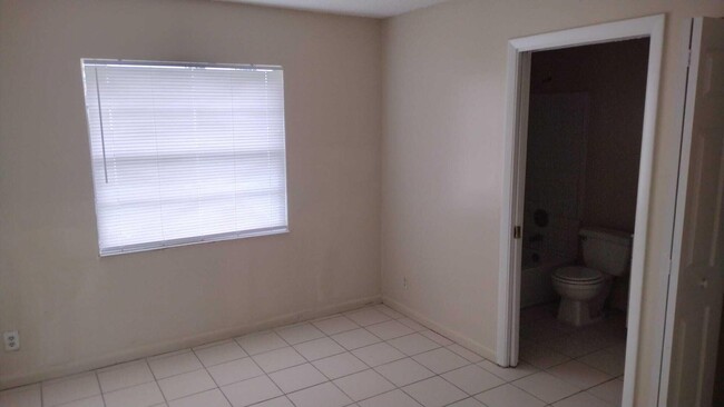 Building Photo - 4838 Sunny Palm Cir