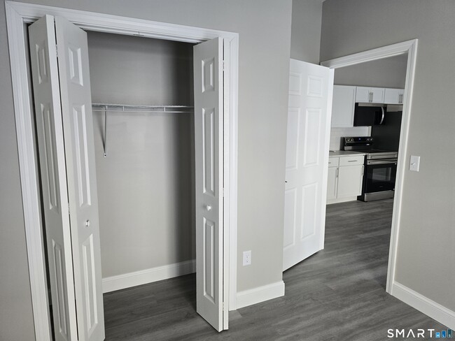 Building Photo - 775 Main St