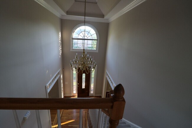 Building Photo - Beautiful Ballentrae Home