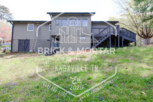 Foto del edificio - 1027 E Red Bud Rd