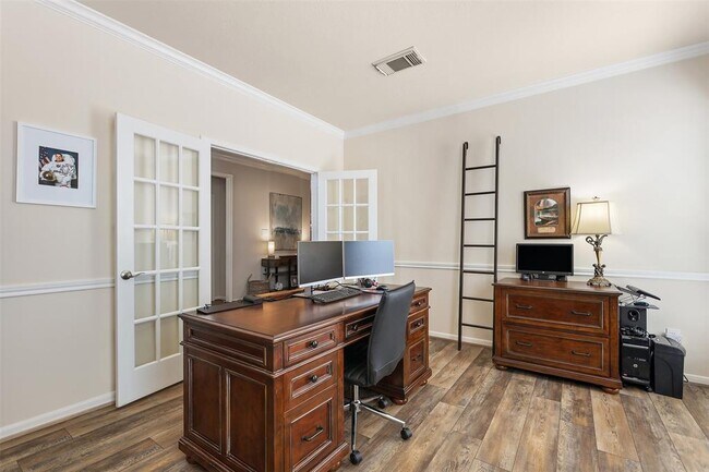 Building Photo - 2616 Bay Shore Dr
