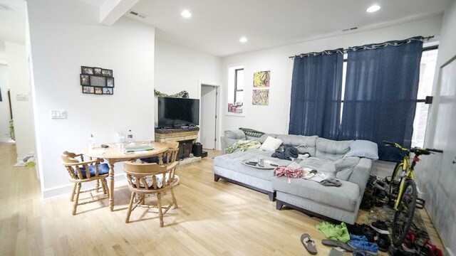 Foto del edificio - 2646 W Potomac Ave