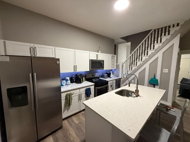 Luxury 3-Bedroom, 1-Bathroom House in Sout... - Luxury 3-Bedroom, 1-Bathroom House in Sout...