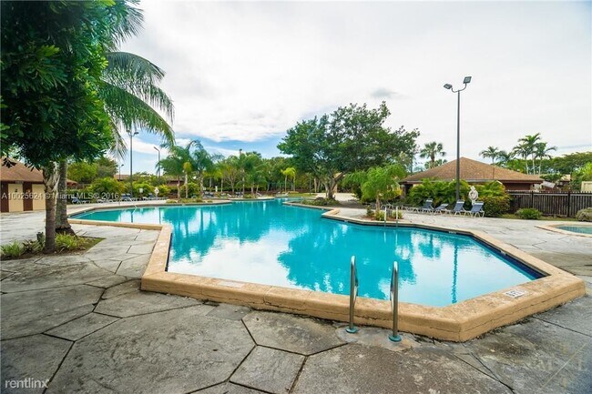 Building Photo - 2 br, 2 bath Townhome - 11561 SW 64th St A...