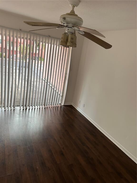 Foto del edificio - 5621 NW 16th St