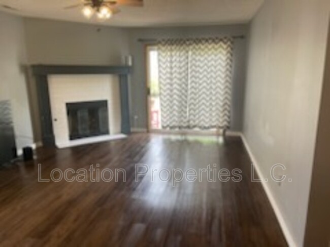 Foto del edificio - 4224 Timberline Court - 1