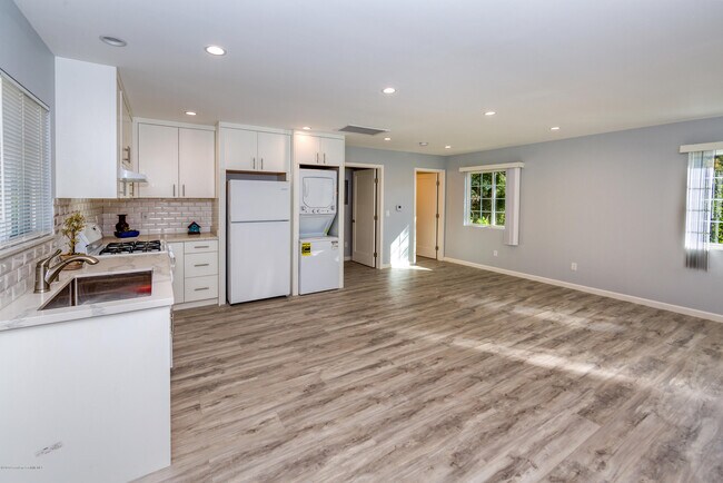 Building Photo - 3960 Mayfield Ave