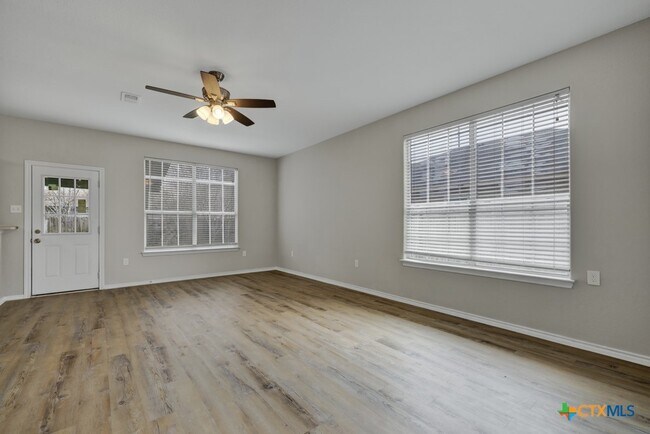 Foto del edificio - 3429 Rob Roy St