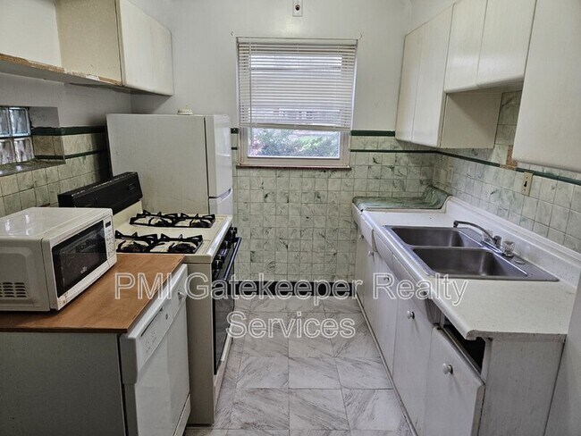 Foto del edificio - 2437 Vera Ave