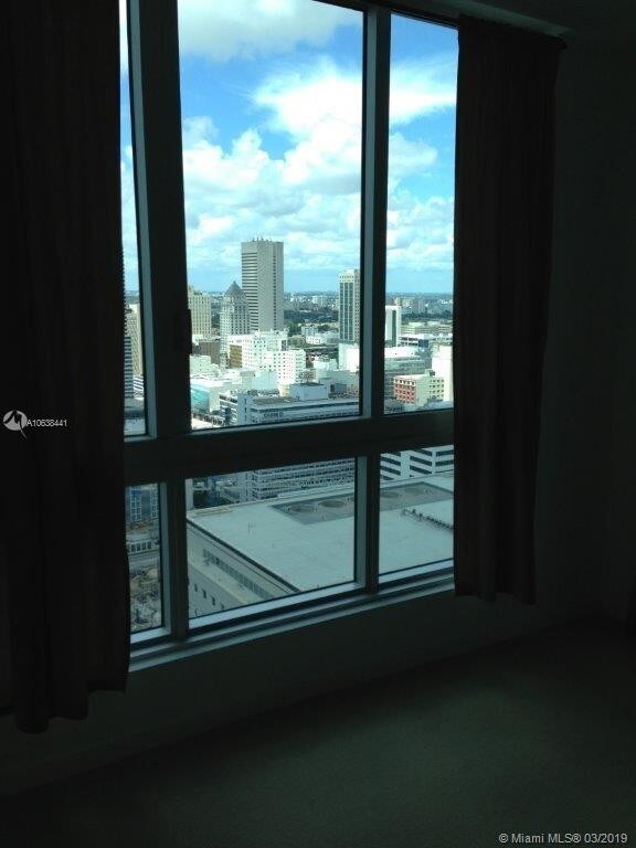 Primary Photo - 300 S Biscayne Blvd