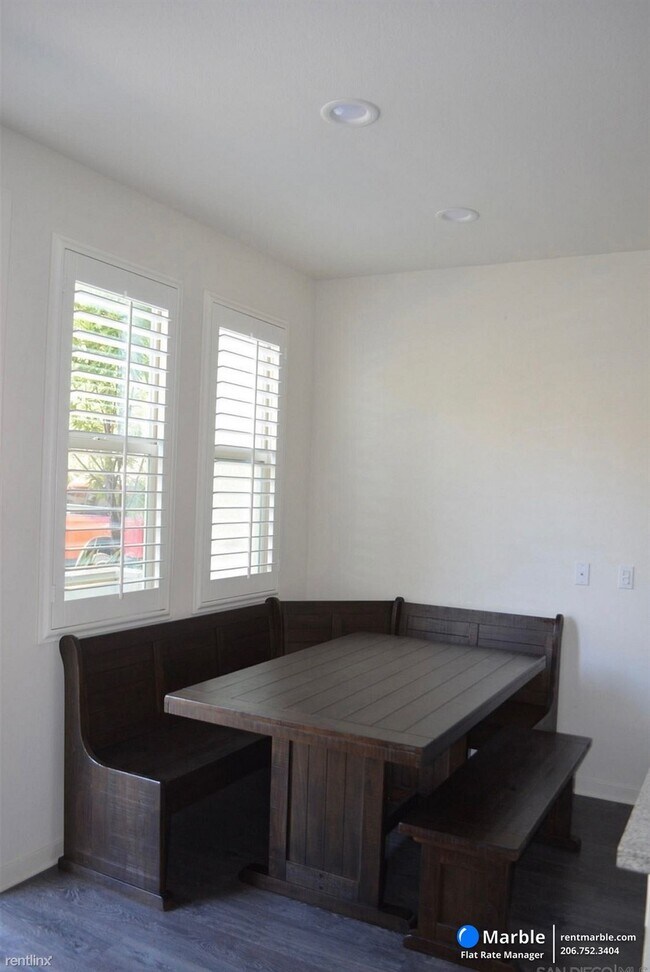 Building Photo - 2 br, 2.5 bath Condo - 2022 Quartet Loop U...