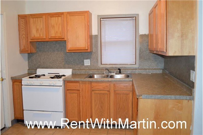 Building Photo - 229 Virden St