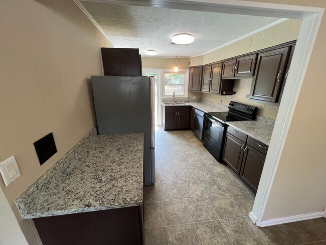 Building Photo - 2121 W Wedington Dr