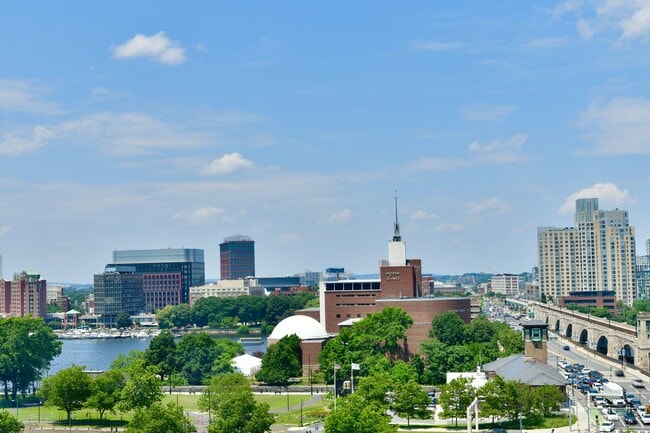 Building Photo - 6 Whittier Pl