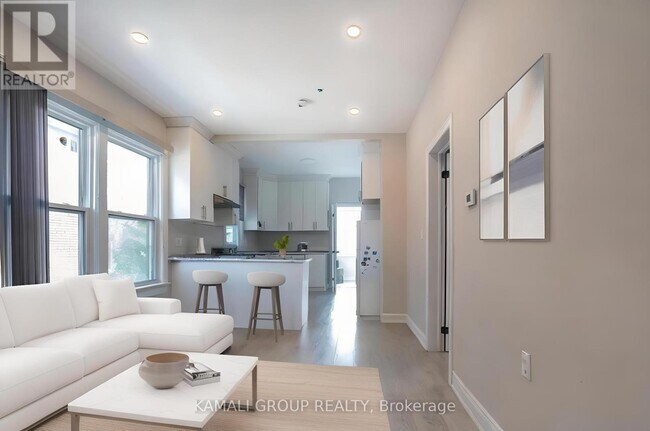Photo du bâtiment - 4554 Third Ave