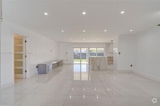 Building Photo - 11580 SW 92nd St