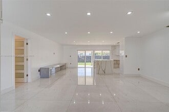 Building Photo - 11580 SW 92nd St