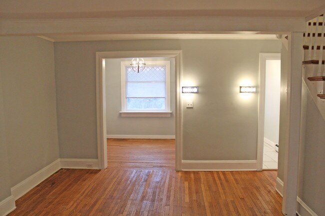 Living Room - 93 Morris St
