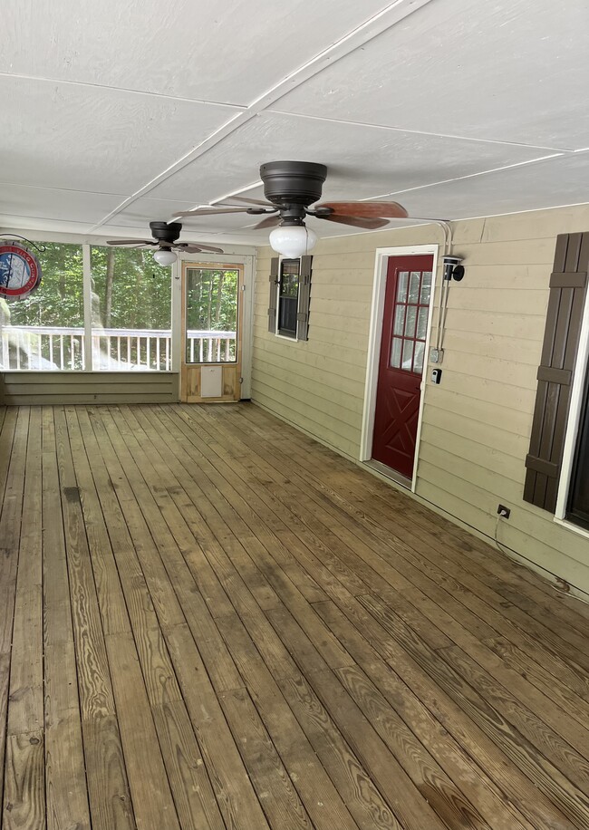 Building Photo - 316 Lakewood Dr