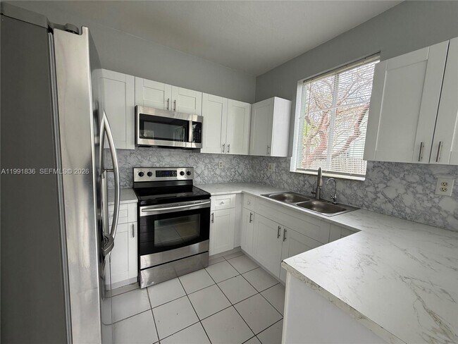Foto del edificio - 1586 SE 27th Ct