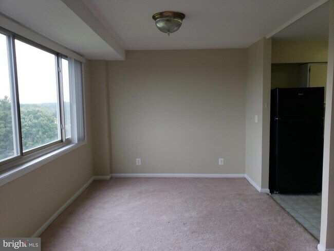 Building Photo - 4410 Oglethorpe St