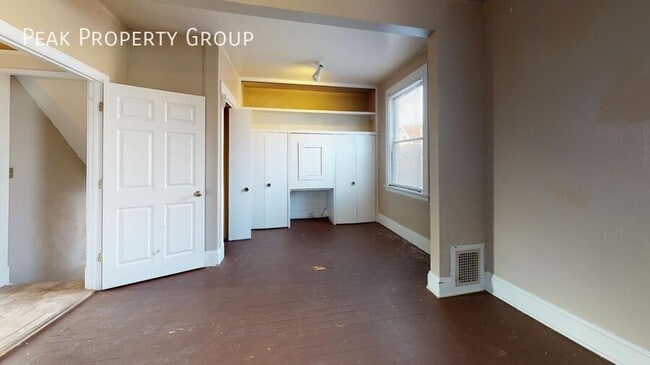 Building Photo - 2305 Rohs St
