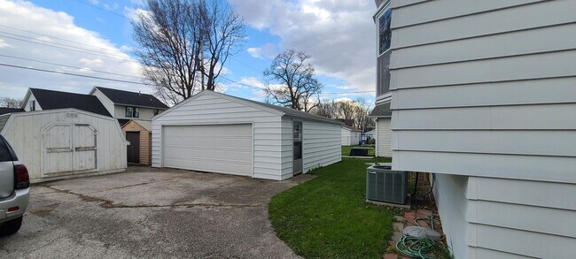 Foto del edificio - Great 3 Bedroom House in wonderful East Mo...