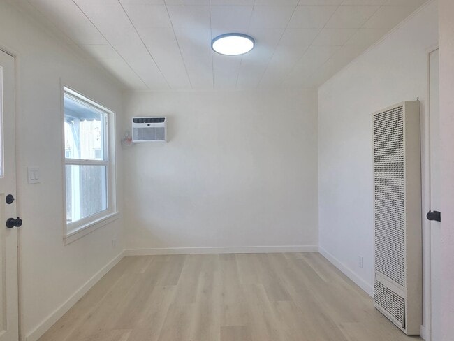 Building Photo - 675 Johanna Ave