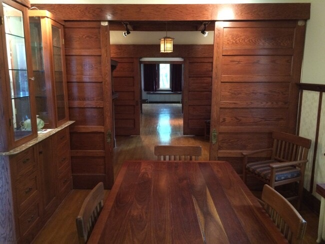 Building Photo - 2201 W Cortez St