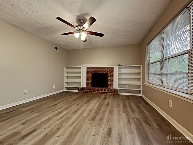 Building Photo - 3756 Sandy Shoals Ln