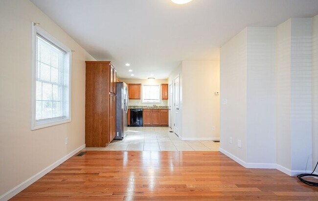 Foto del edificio - 461 Springfield St