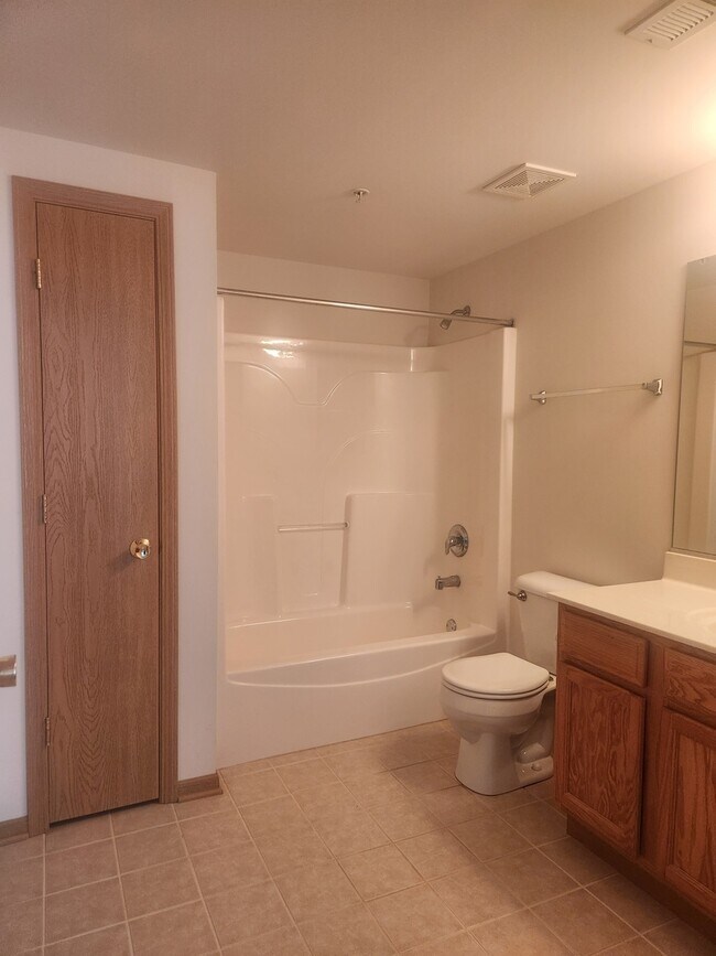 Foto del edificio - 16661 Liberty Cir