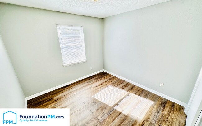 Foto del edificio - 3676 Royal Wood Dr