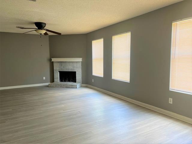 Building Photo - 2333 Live Oak Dr