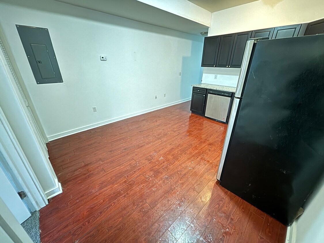 Photo - 1544 Willington St