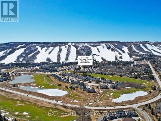 Photo du bâtiment - 120-120 Fairway Ct