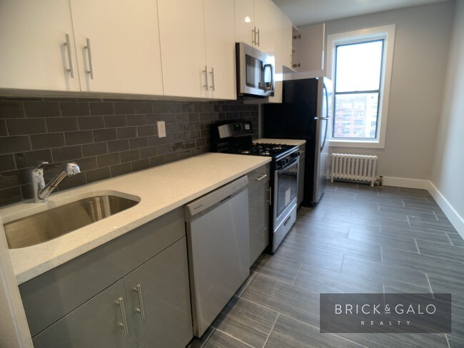 Building Photo - 470 Ocean Pkwy