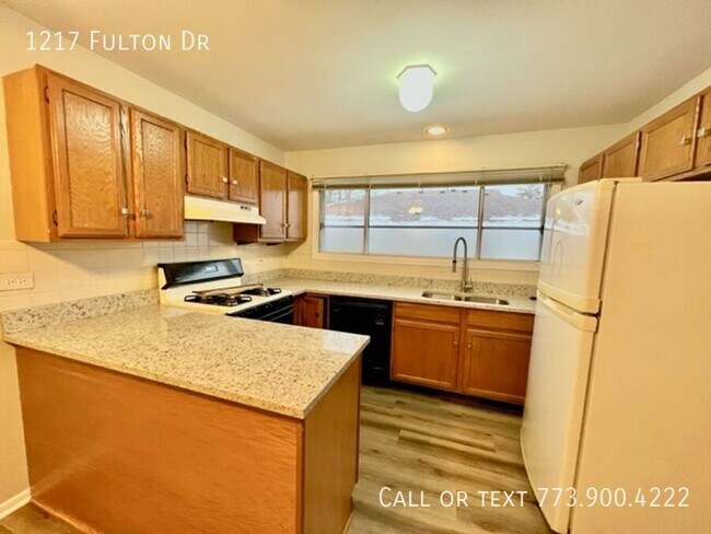 Building Photo - 1217 Fulton Dr
