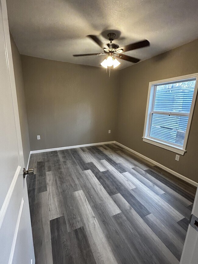 215 Red Jacket St, Ottawa, KS 66067 House Rental in Ottawa, KS